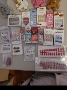 Assorted Press-On Nail Lot — Multi-Color Styles